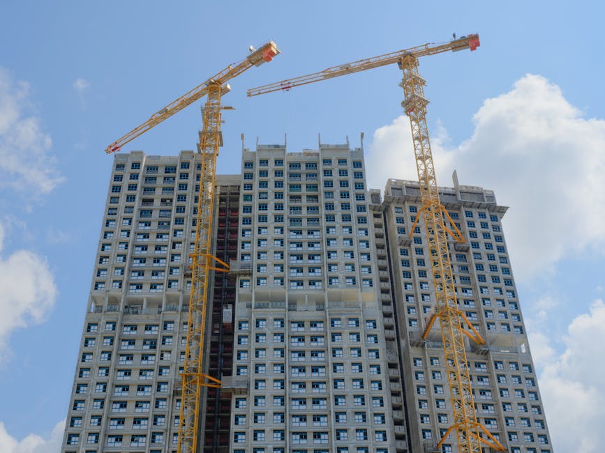 AI-Powered Construction Site Monitoring: Enhancing Safety and Efficiency